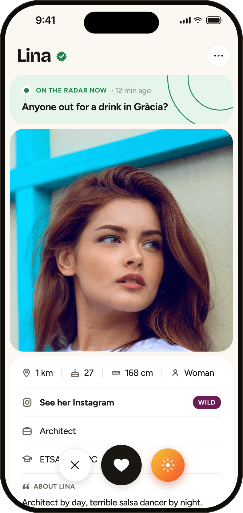 Lina's profile on Jungl, with her status: Anyone out for a drink in Gràcia?